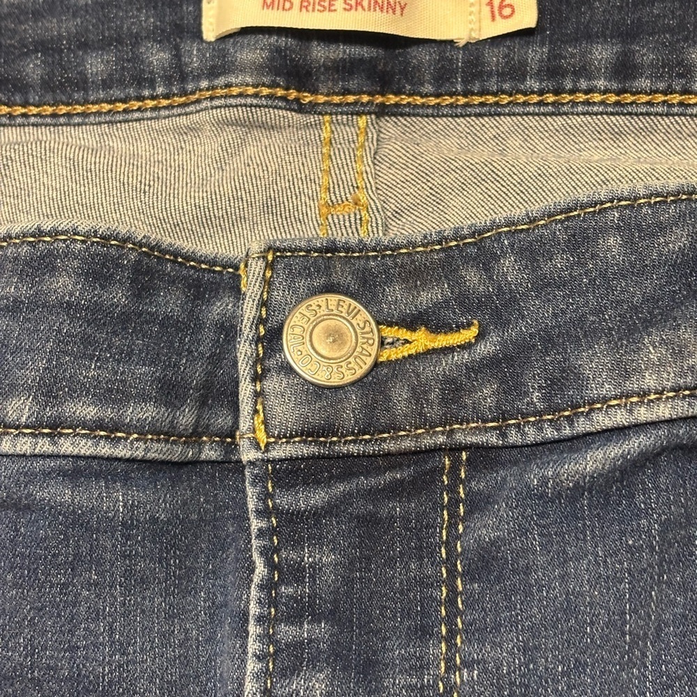 Classic Levi's Women's Dark Blue Mid Rise Skinny Jeans | Size 16 - Picture 7 of 11